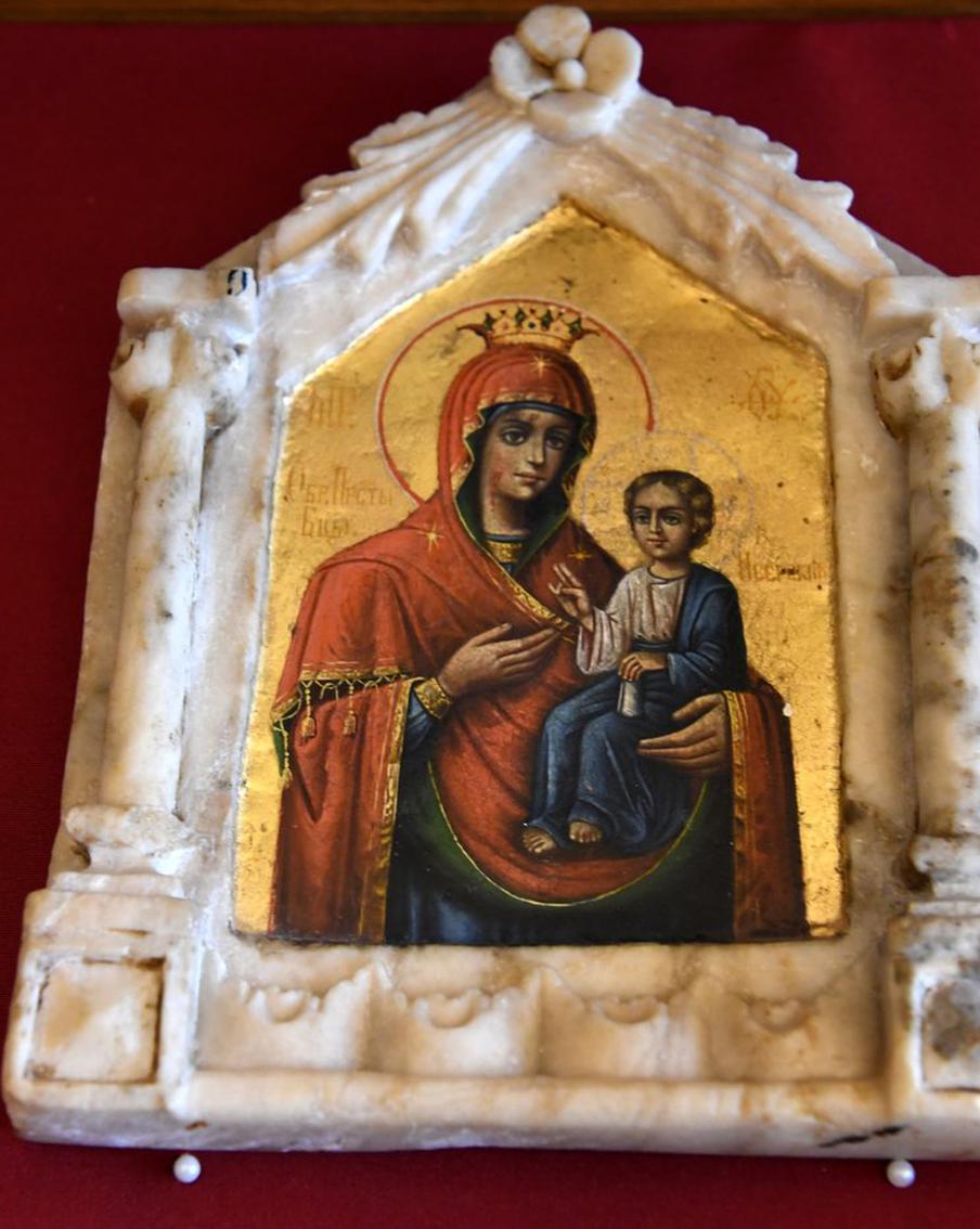 В этот день православные всего мира празднуют день Иверской иконы Богоматери