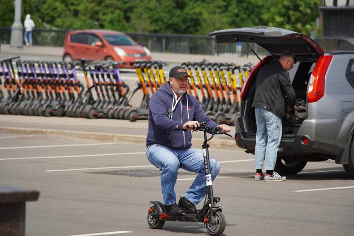 Специалисты МЧС рассказали о пожарной и дорожной безопасности в столице