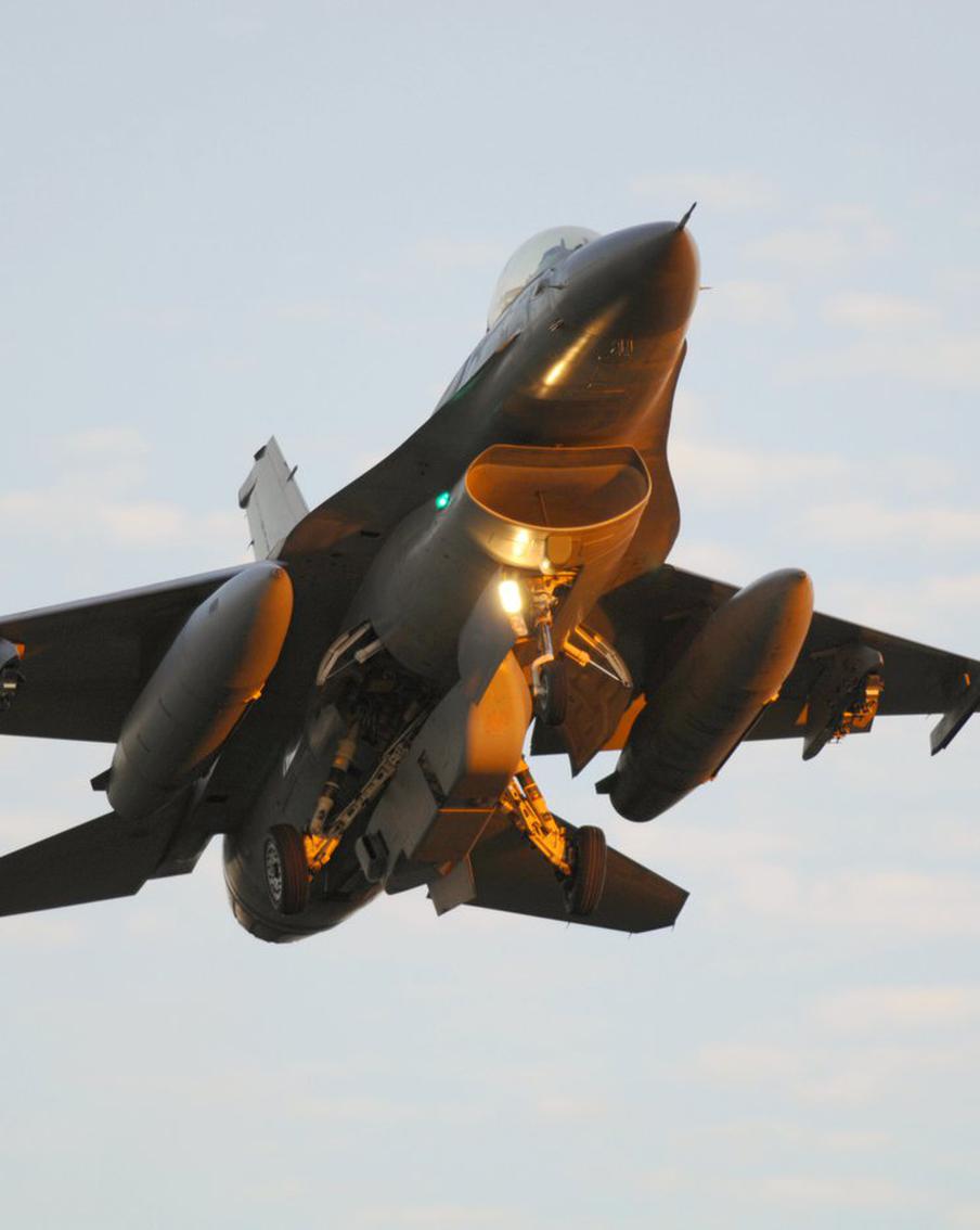 США нанесли удары по иранским объектам в Сирии