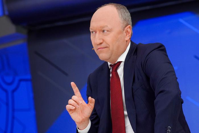 Андрей Бочкарёв: В ТиНАО в следующем году построят школу-гигант с двумя спортзалами