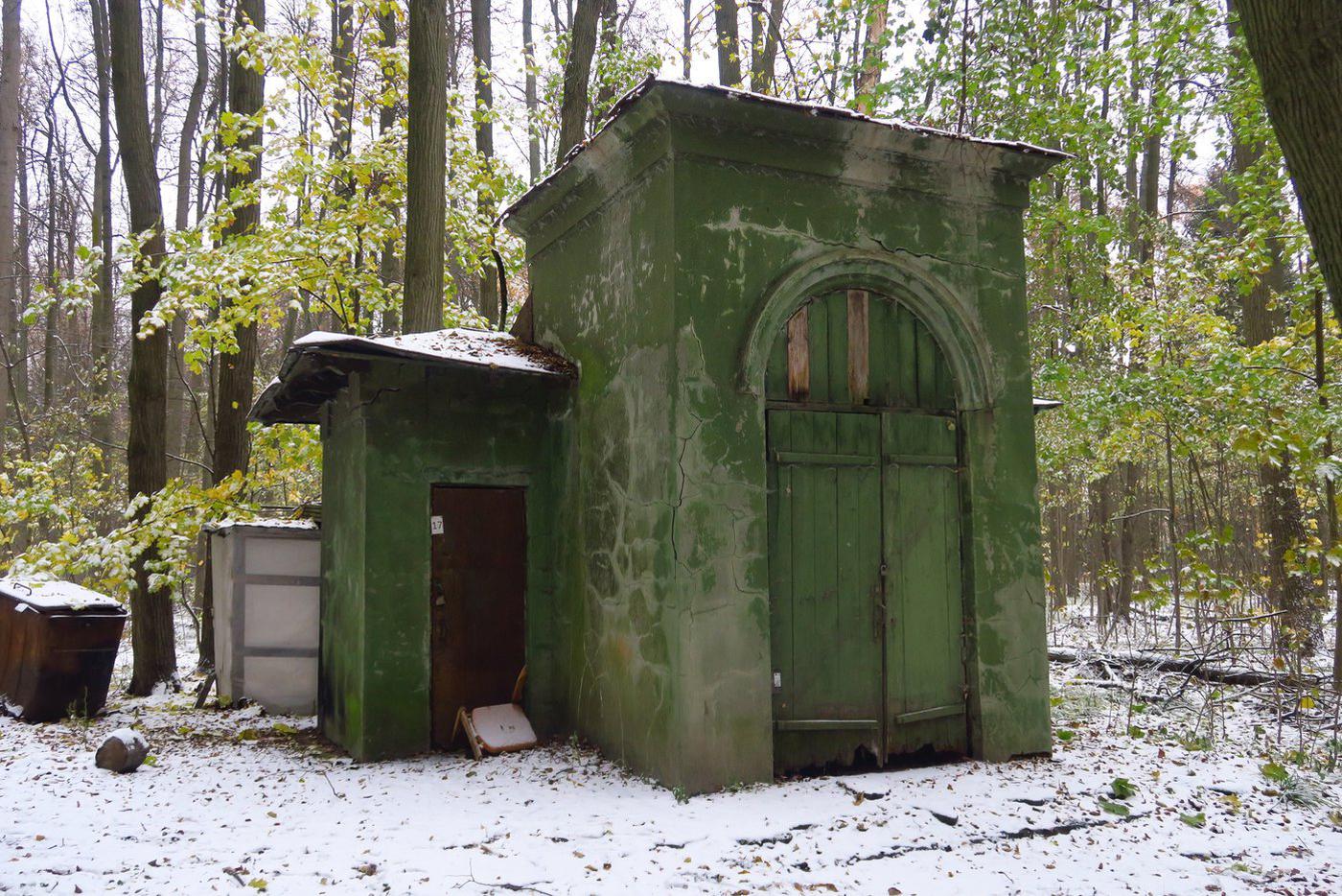 Вход в бункер с улицы.