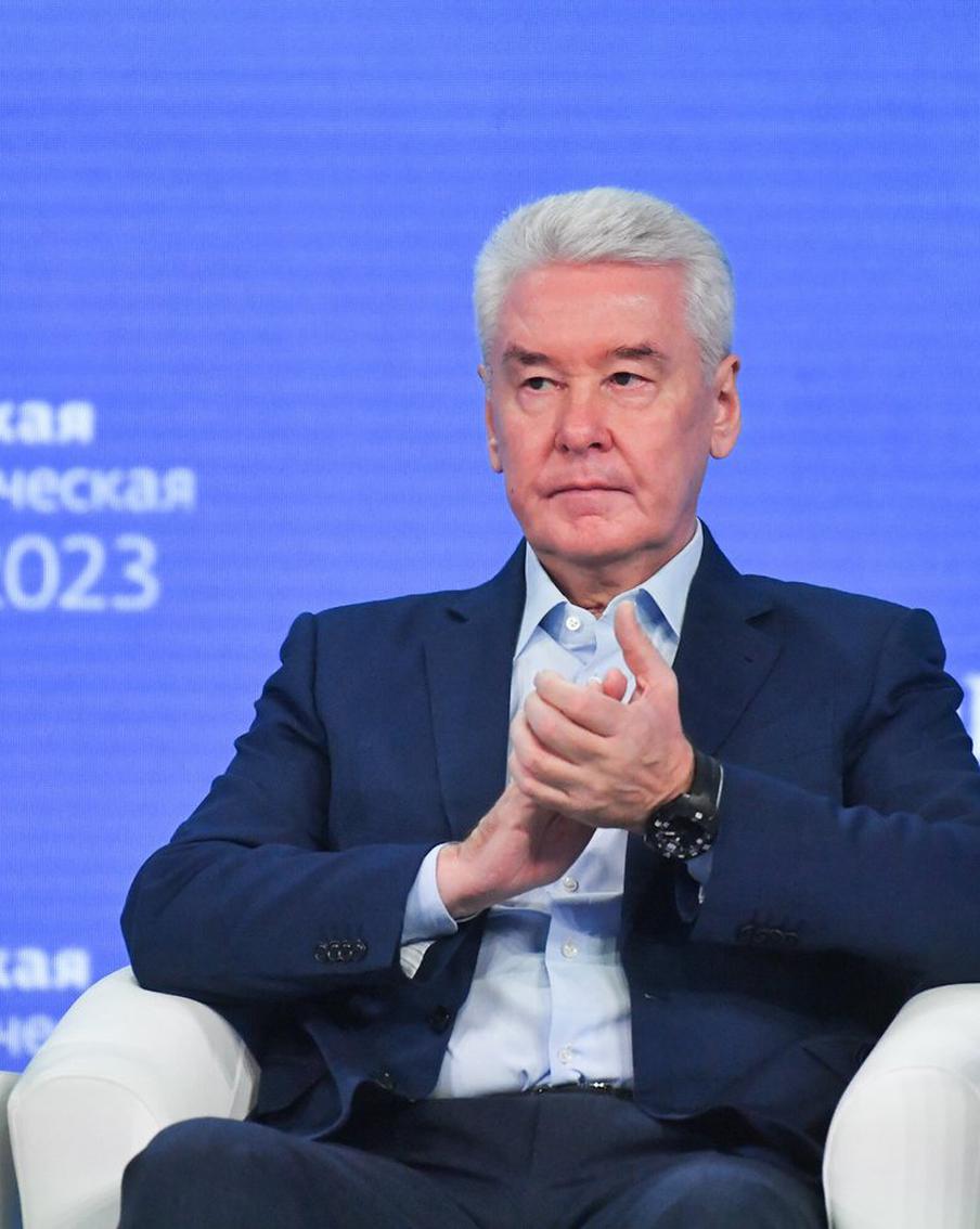 Собянин поблагодарил работников городского транспорта за вклад в развитие Москвы