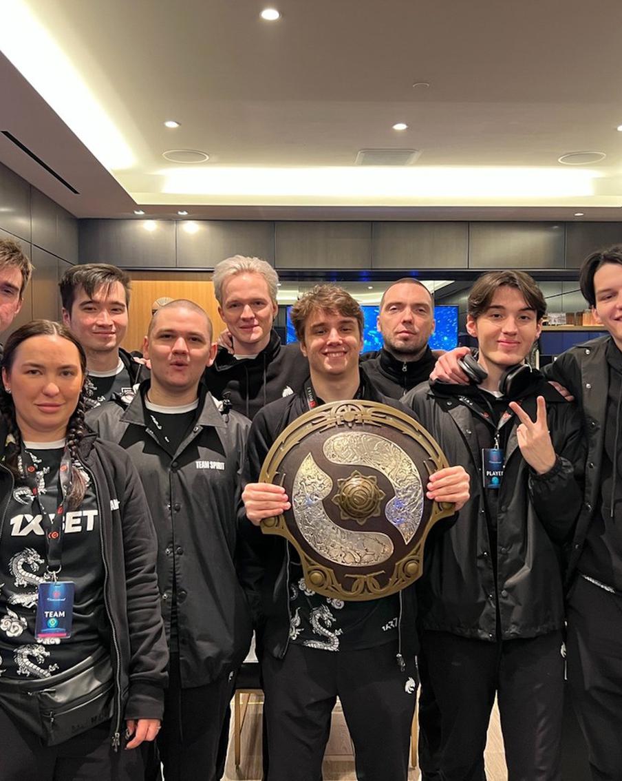 Команда с тремя россиянами в составе выиграла чемпионат мира по игре Dota 2