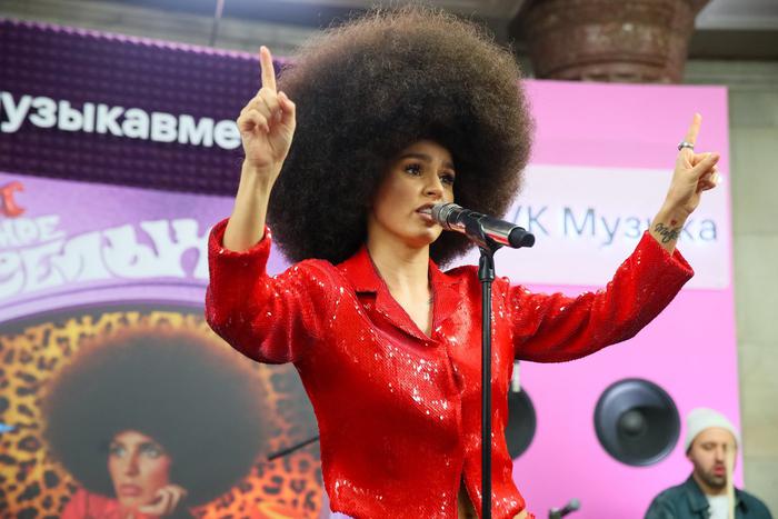 Рок, эксперименты и авторский подход: Zivert рассказала о новом альбоме