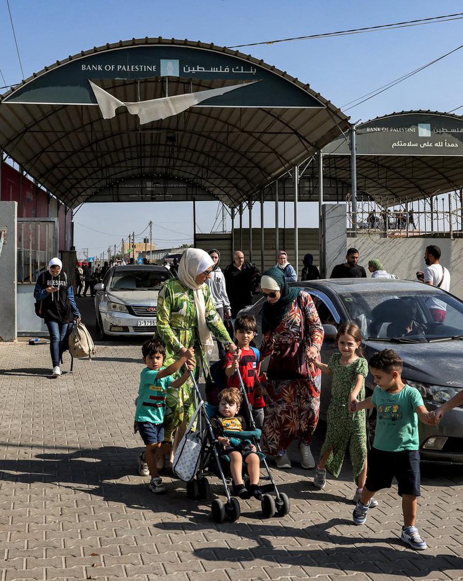 Египет открыл контрольно-пропускной пункт "Рафах"