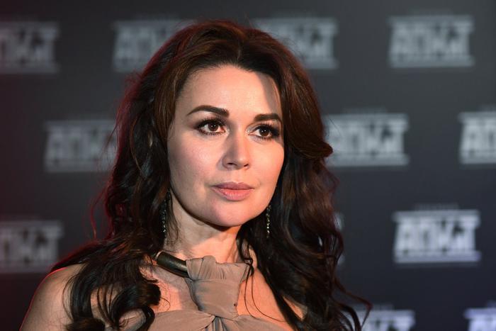 Стали известны подробности о состоянии Анастасии Заворотнюк