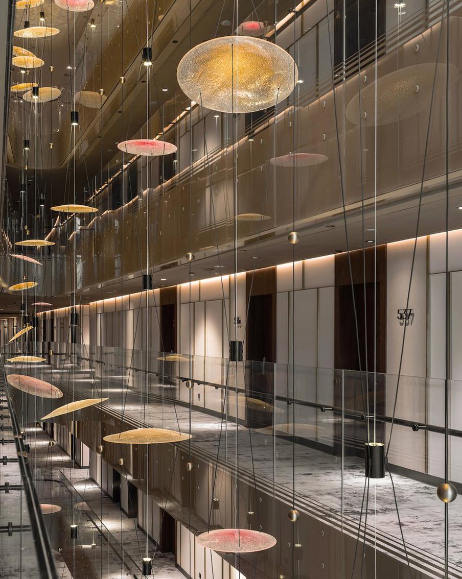 Космос вместо спорта: на месте снесённого отеля в Москве появился новый