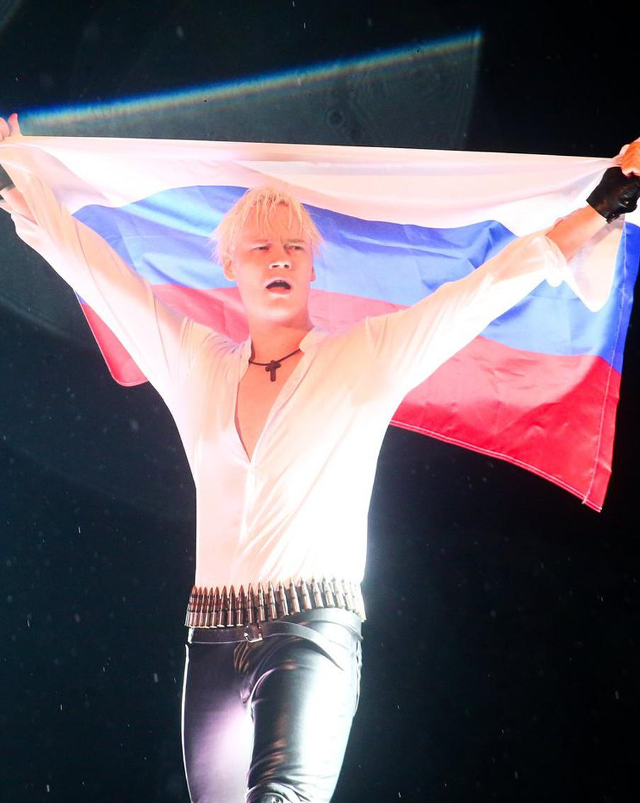 SHAMAN нажал на красную кнопку во время концерта