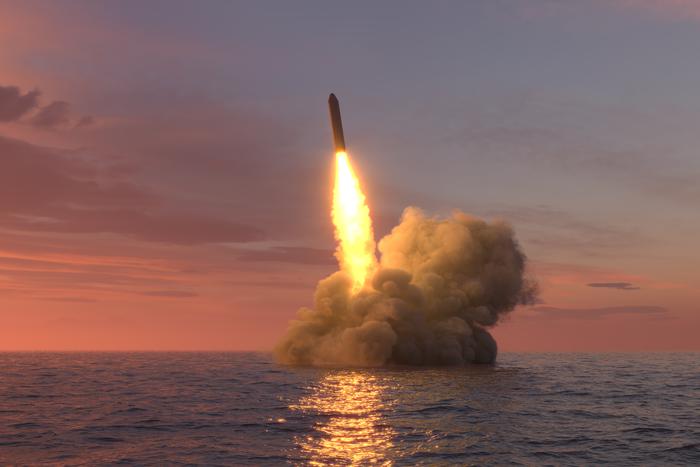 Испытание ракеты "Булава" в акватории Белого моря попало на видео