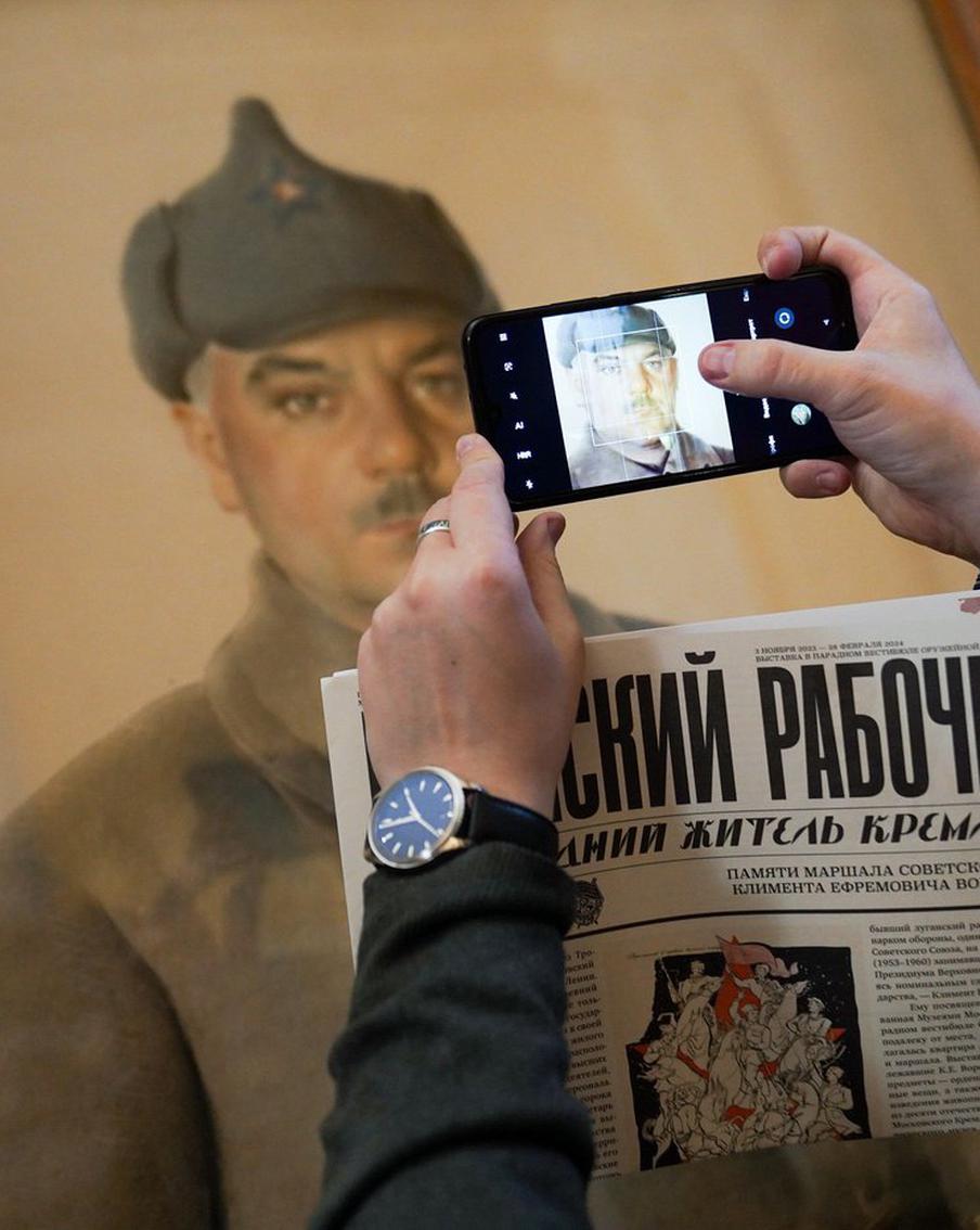 Простой рабочий и ценитель искусства: в Кремле открыли выставку о Клименте Ворошилове