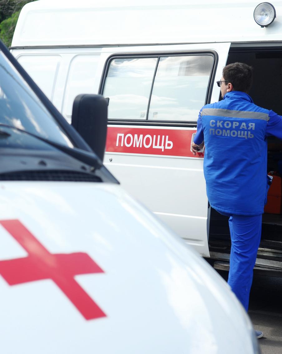 В Севастополе при падении обломков беспилотника пострадал мужчина