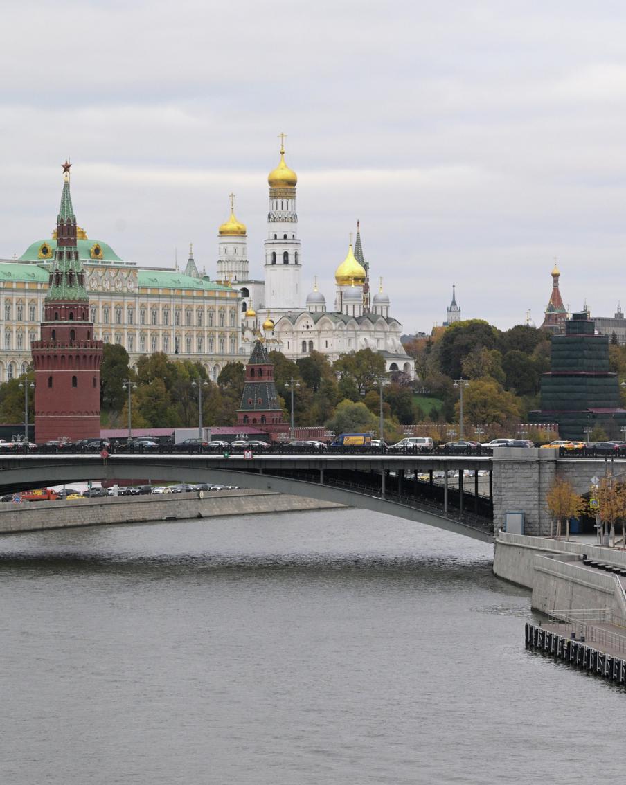 Попробуйте отгадать, в честь каких российских рек построены монументы