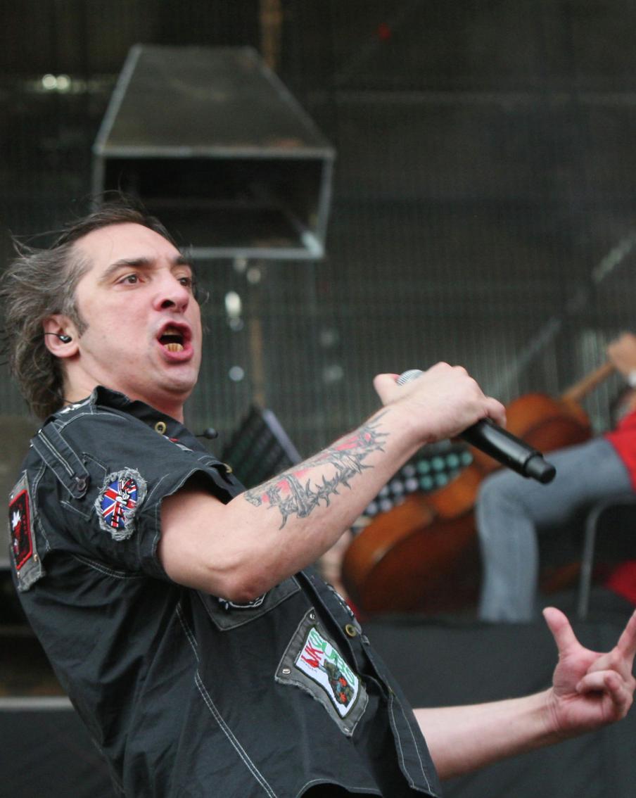 "Он жил в фантазии": мама Горшка рассказала о детстве рок-звезды