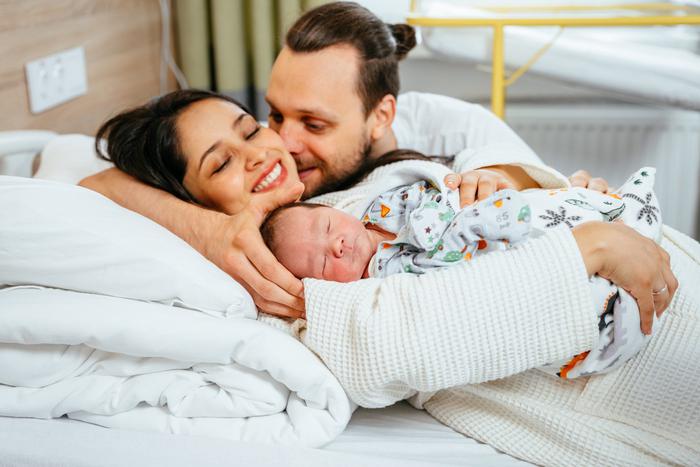 Рождение ребёнка не повод отказываться от личной жизни. Как сохранить интимные отношения в паре?