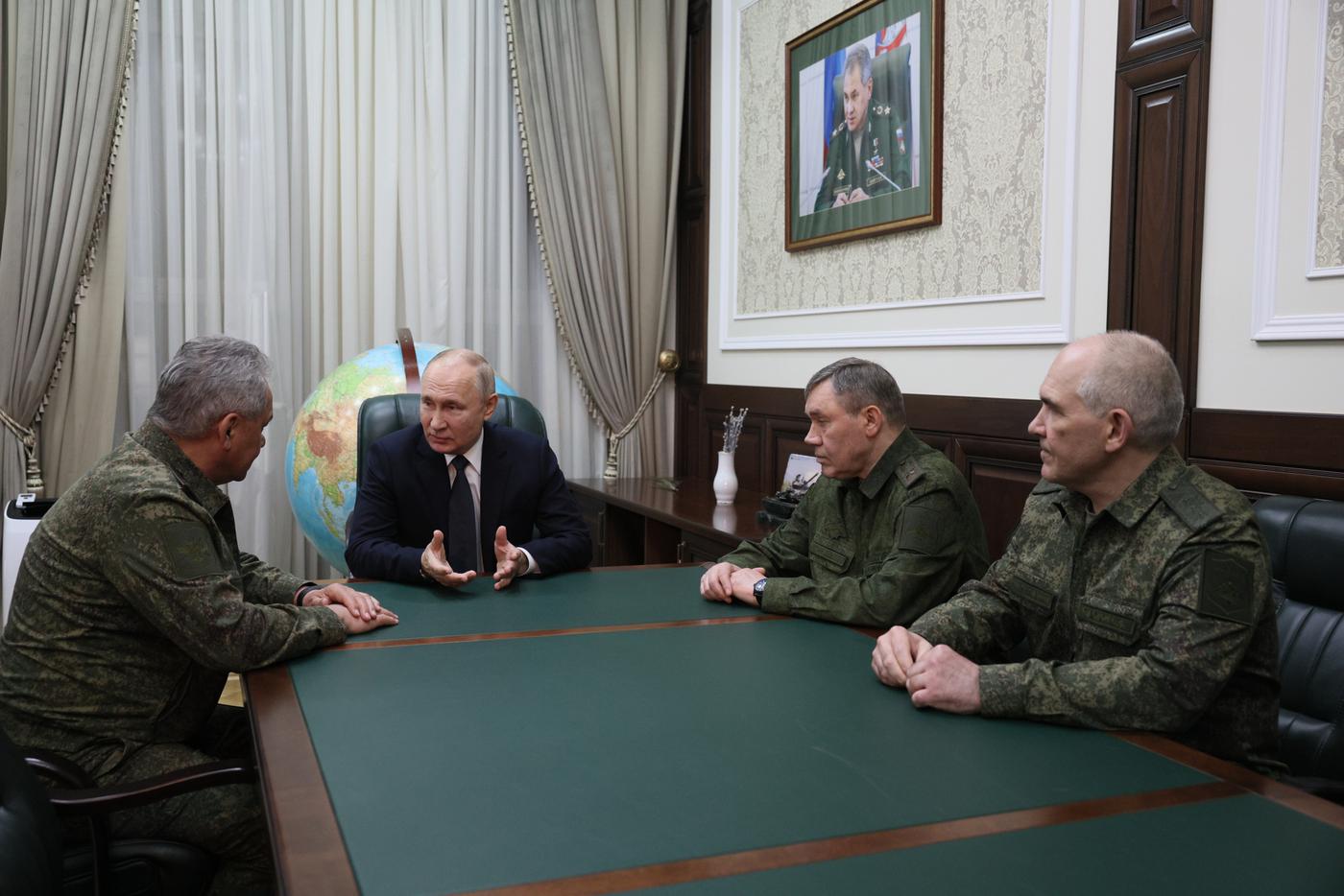 Песков заявил о посещении Путиным штаба Южного военного округа в Ростове-на-Дону