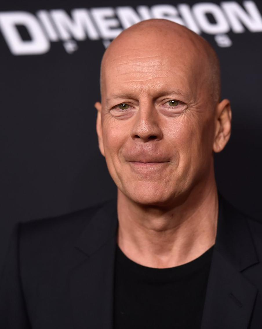 Брюс Уиллис слишком быстро теряет себя, но признаки болезни игнорировались долгие годы