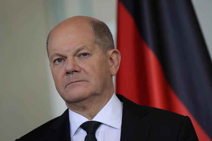 На Украине призывают к демобилизации, Олаф Шольц хочет продолжить диалог с Путиным