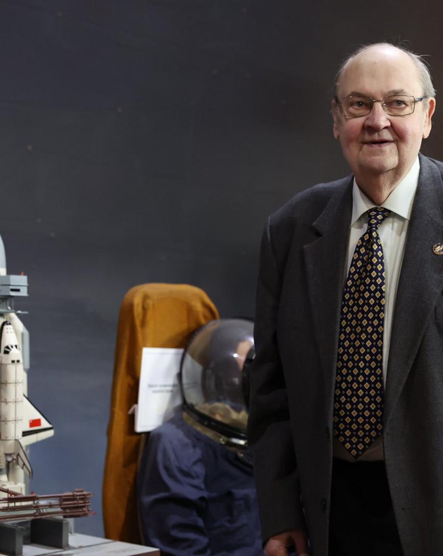 За "Буран" космонавт проспорил ящик коньяка