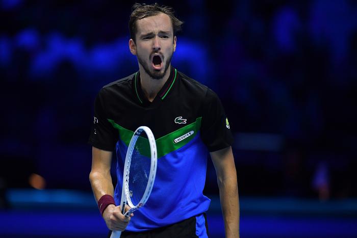 Медведев триумфально выступает на Итоговом турнире, а вот Рублёв уезжает ни с чем