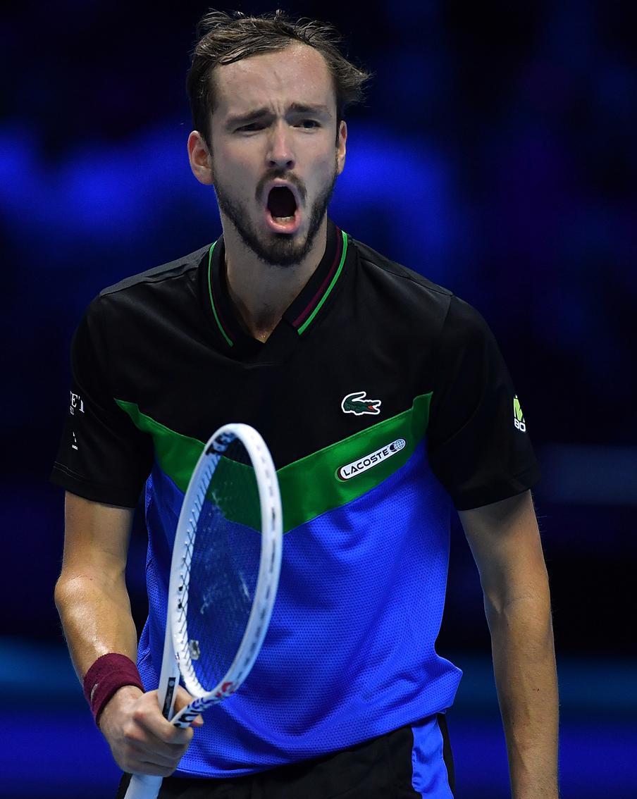 Медведев триумфально выступает на Итоговом турнире, а вот Рублёв уезжает ни с чем