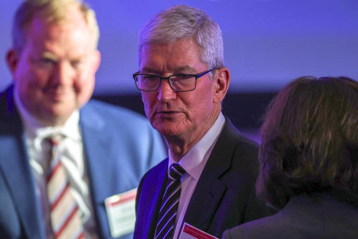 Глава Apple Тим Кук заплатил 40 тысяч долларов за ужин с Си Цзиньпином