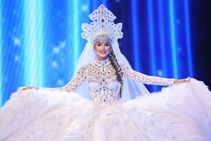 Россиянка Маргарита Голубева бьётся за победу в конкурсе "Мисс Вселенная"