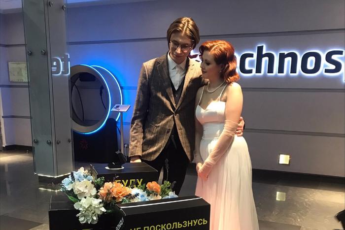 Когда шафер – робот. Разработчики "пригласили" его на свою свадьбу в Троицке