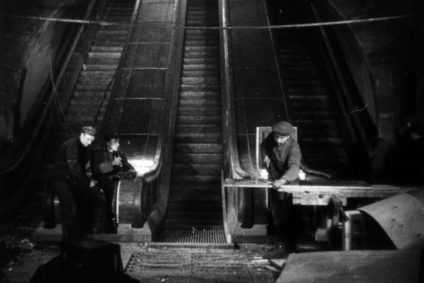 Кадры строительства станции метро "Павелецкая" радиальная незадолго до открытия.