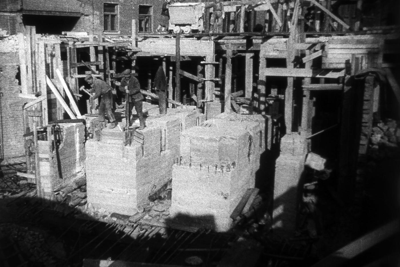 Кадры строительства станции метро "Павелецкая" радиальная незадолго до открытия.