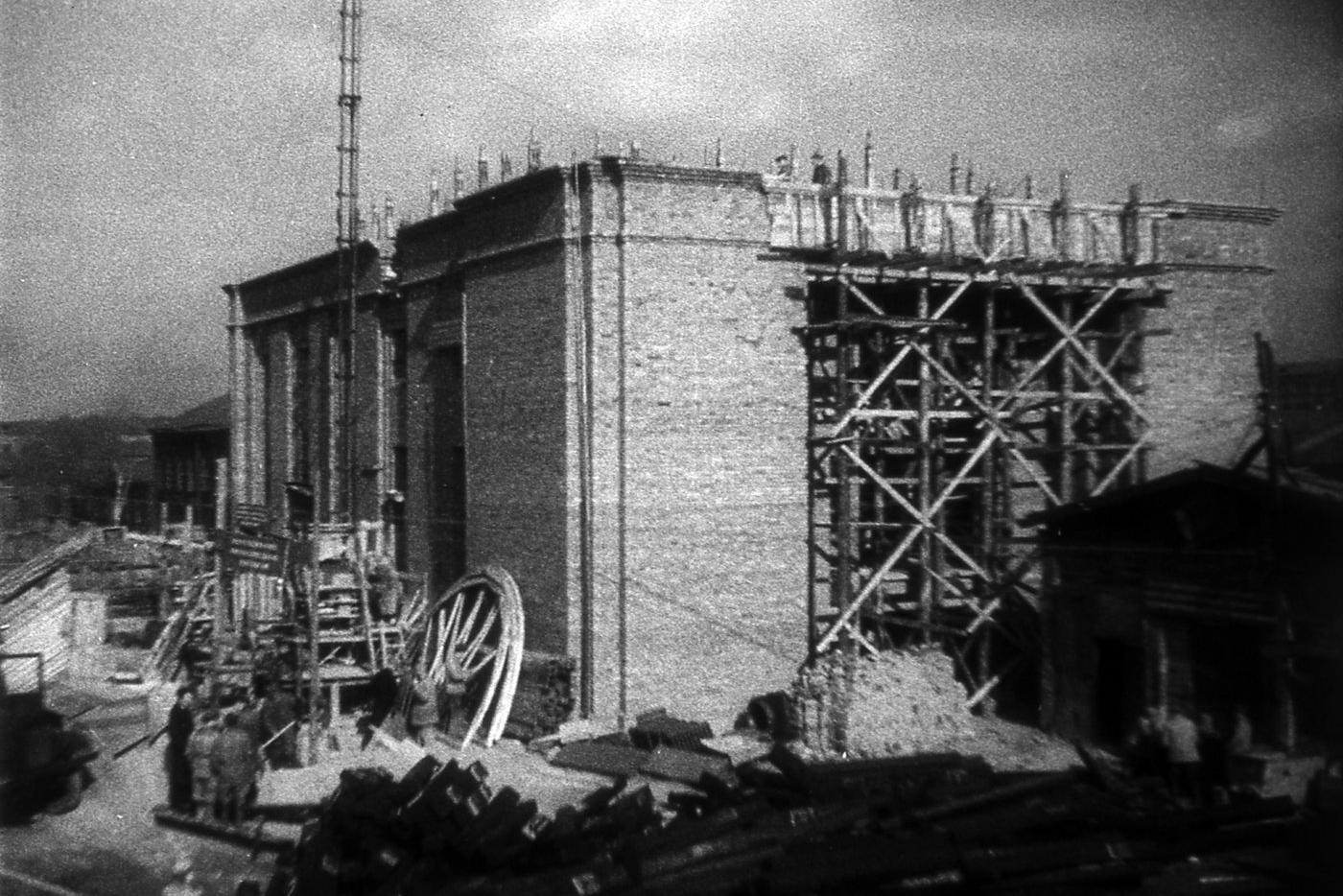 Кадры строительства станции метро "Павелецкая" радиальная незадолго до открытия.