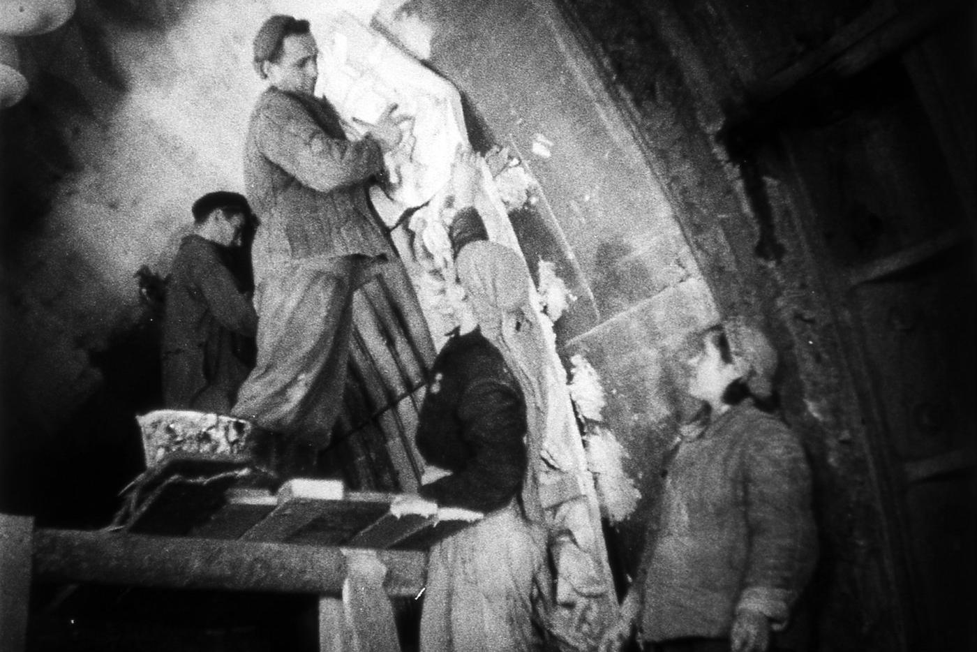 Кадры строительства станции метро "Павелецкая" радиальная незадолго до открытия.