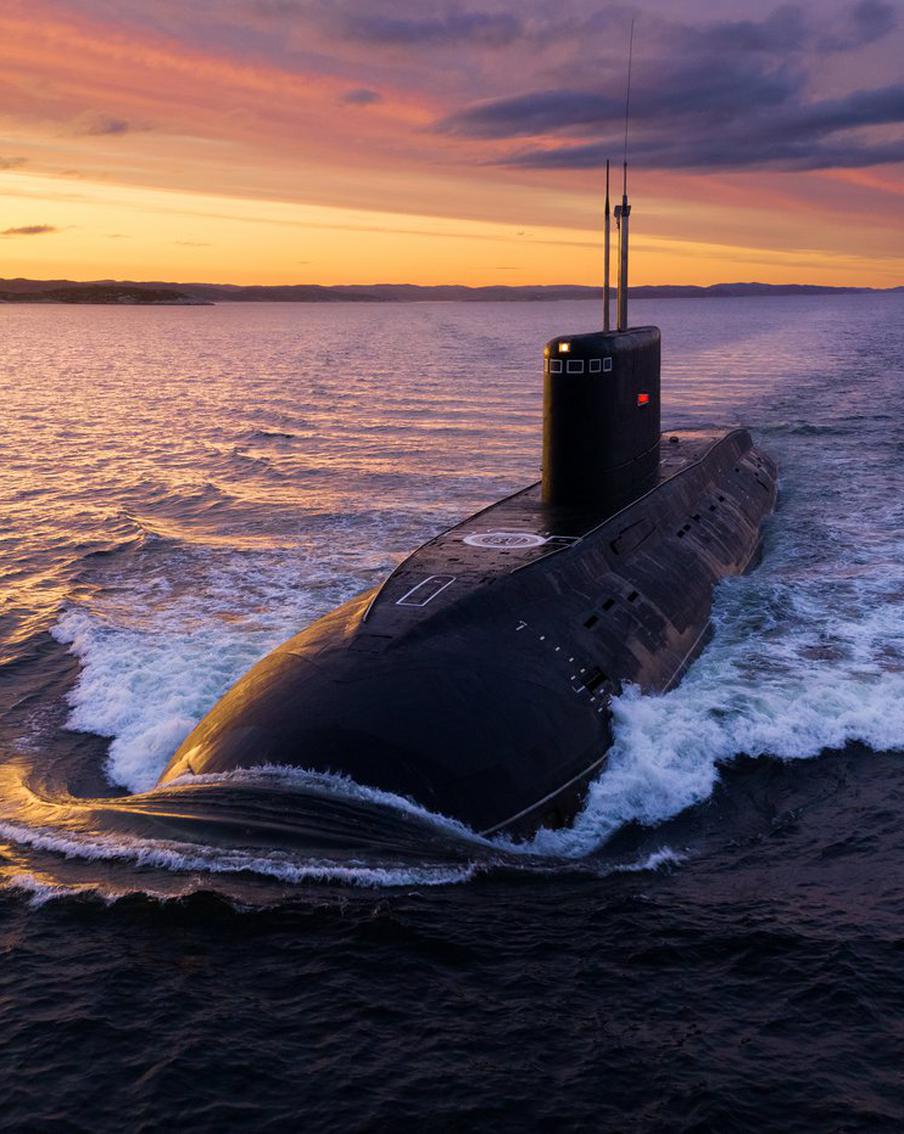 Британская подлодка с ракетами Судного дня на борту едва не утонула в Атлантике. Как удалось избежать катастрофы?