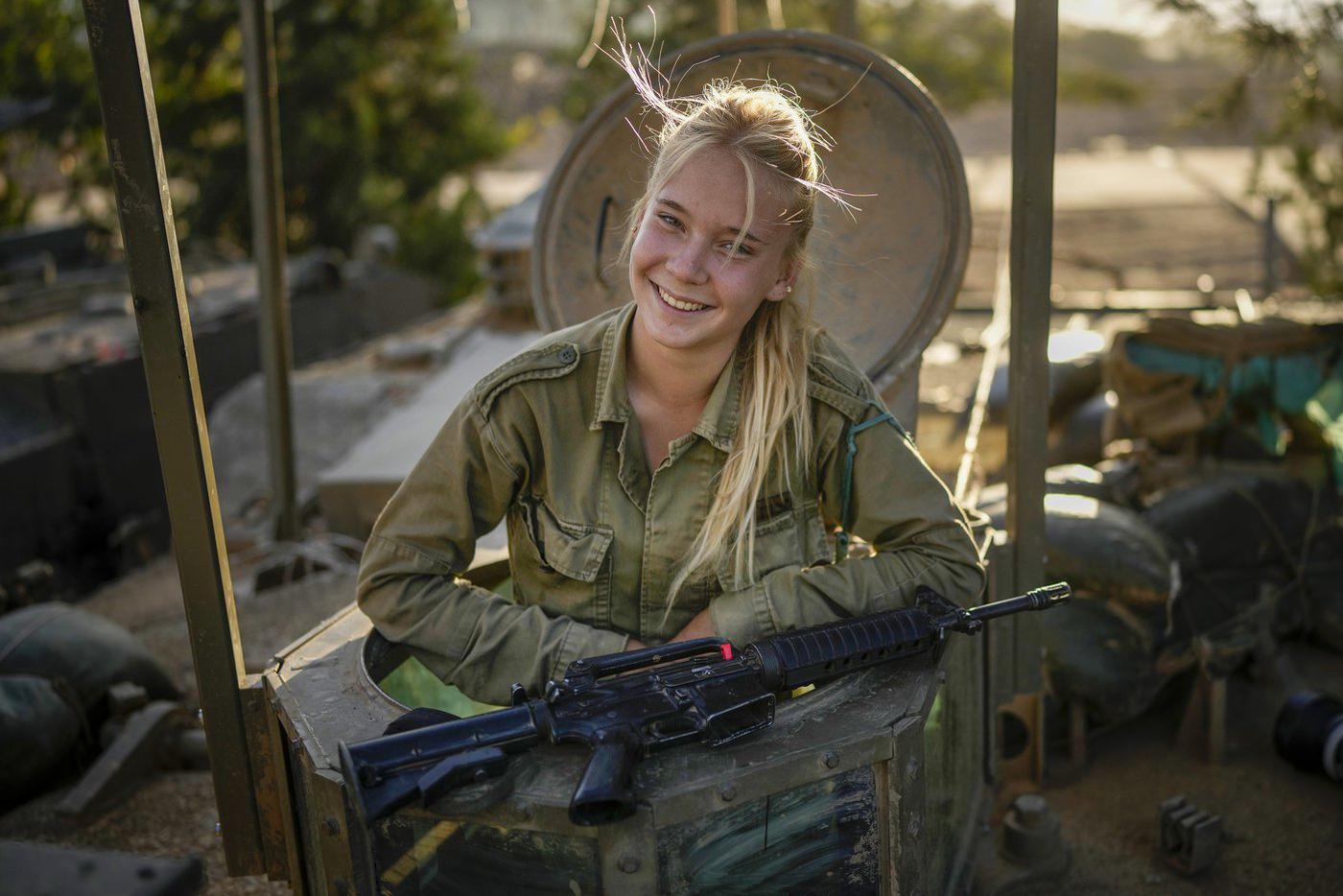 Haaretz: сообщения женщин-военных в ЦАХАЛ об атаке ХАМАС были проигнорированы