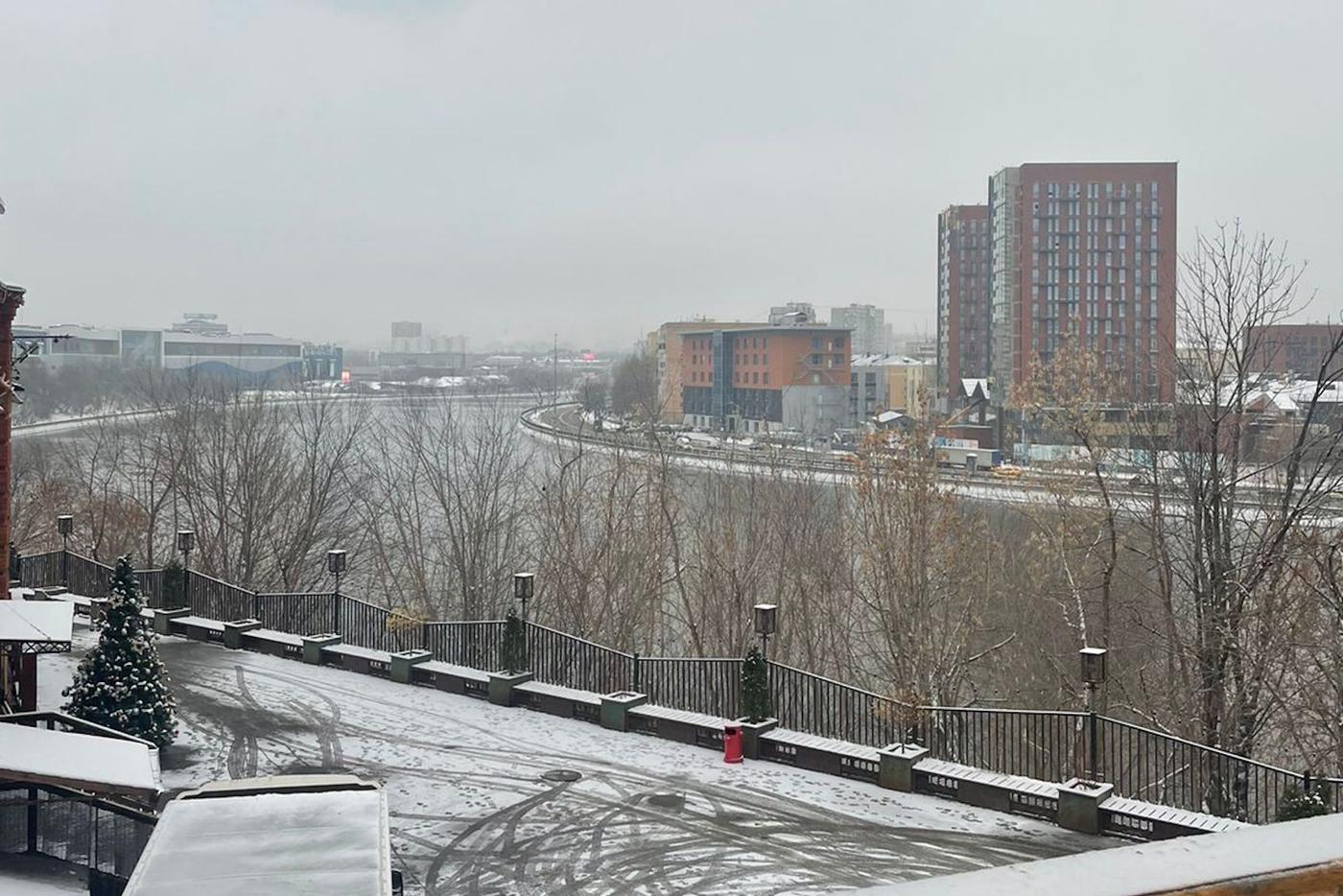 Москвичам пообещали снежную и морозную неделю