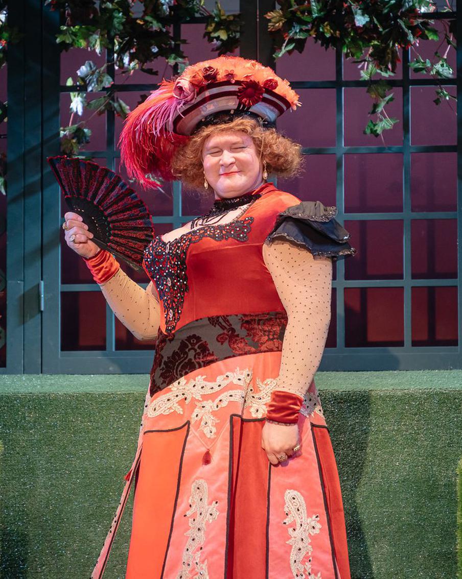 Тётя Таня из "Спокойной ночи, малыши!" стала донной Розой. Театр на Трубной представил премьеру