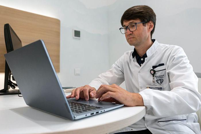 Ещё две больницы Москвы перешли на цифру: в ближайшие два года от бумаги откажутся все остальные