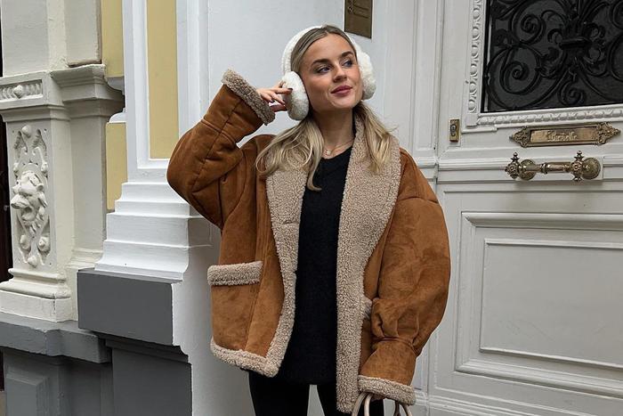 Дублёнка – бесспорный тренд этой зимы. Эксперт рассказала, какую модель искать