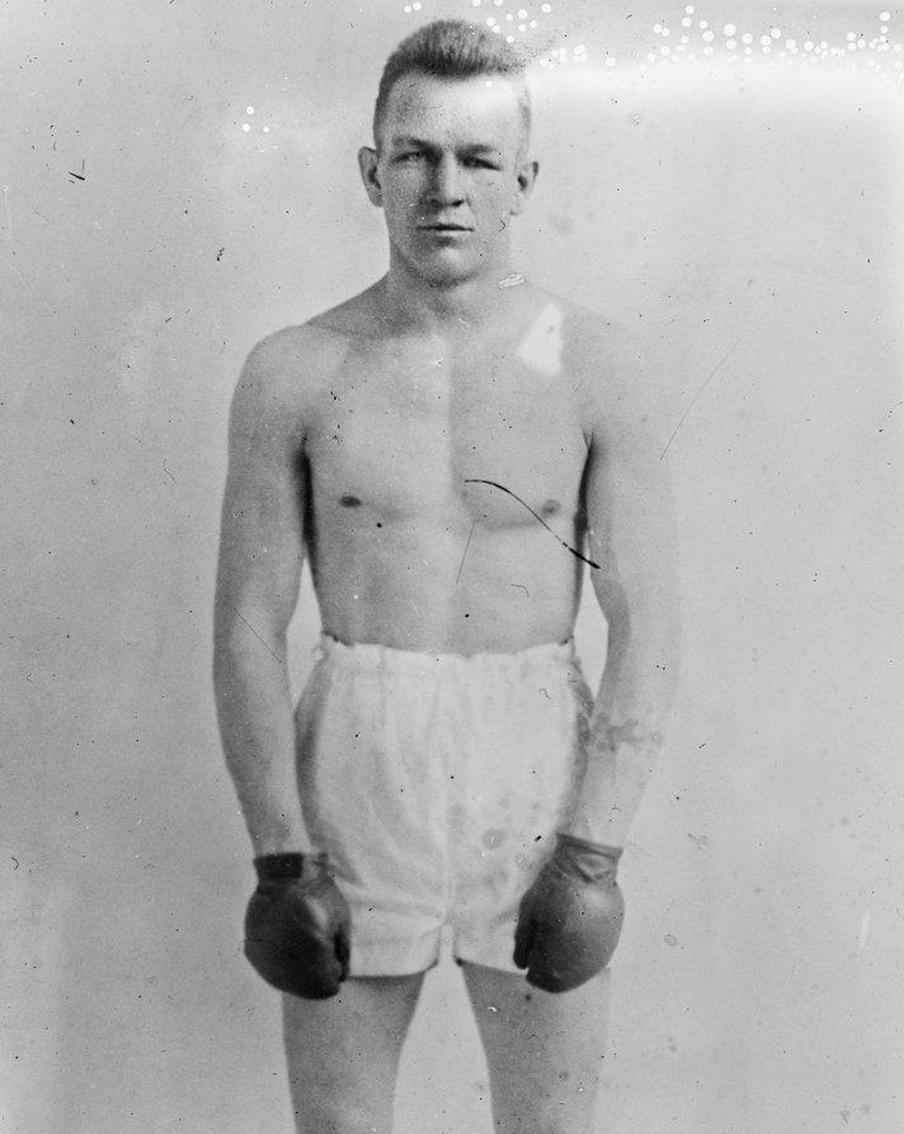 Спасти Рождество и умереть: история великого боксёра, который бился со смертью