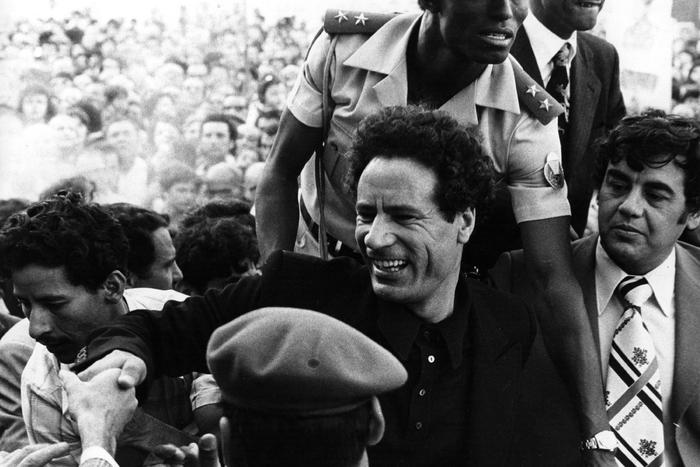 При Каддафи ливийцам выплачивали по 7000 долларов, однако повстанцы при помощи НАТО уничтожили полковника