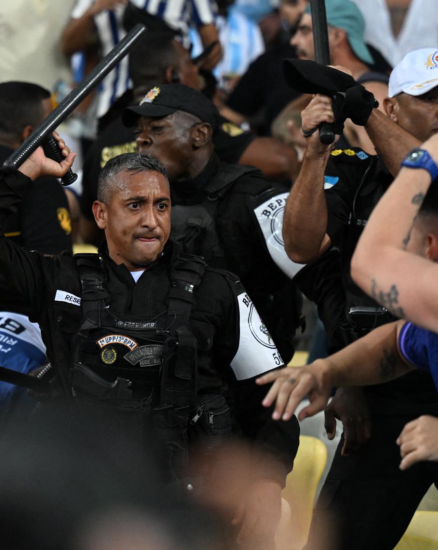 Перед матчем отбора на чемпионат мира-2026 произошло побоище