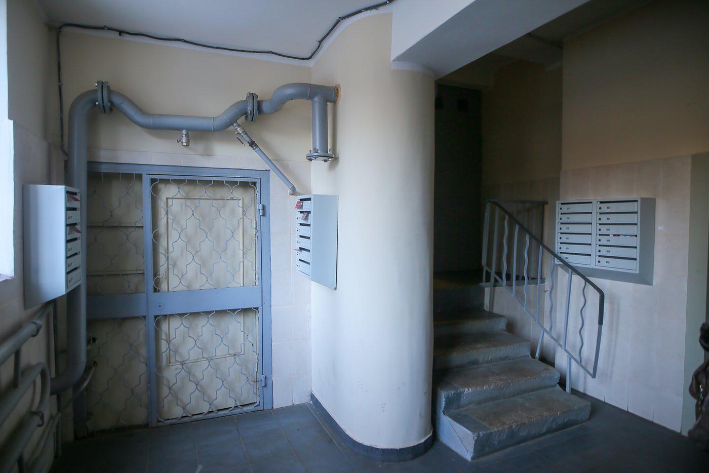 Ещё один подъезд дома. Здесь совсем другая планировка.