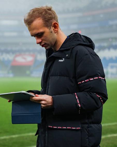 "Футбольные аналитики – самозванцы и самоучки": интервью с сотрудником удивляющих "Крыльев Советов"