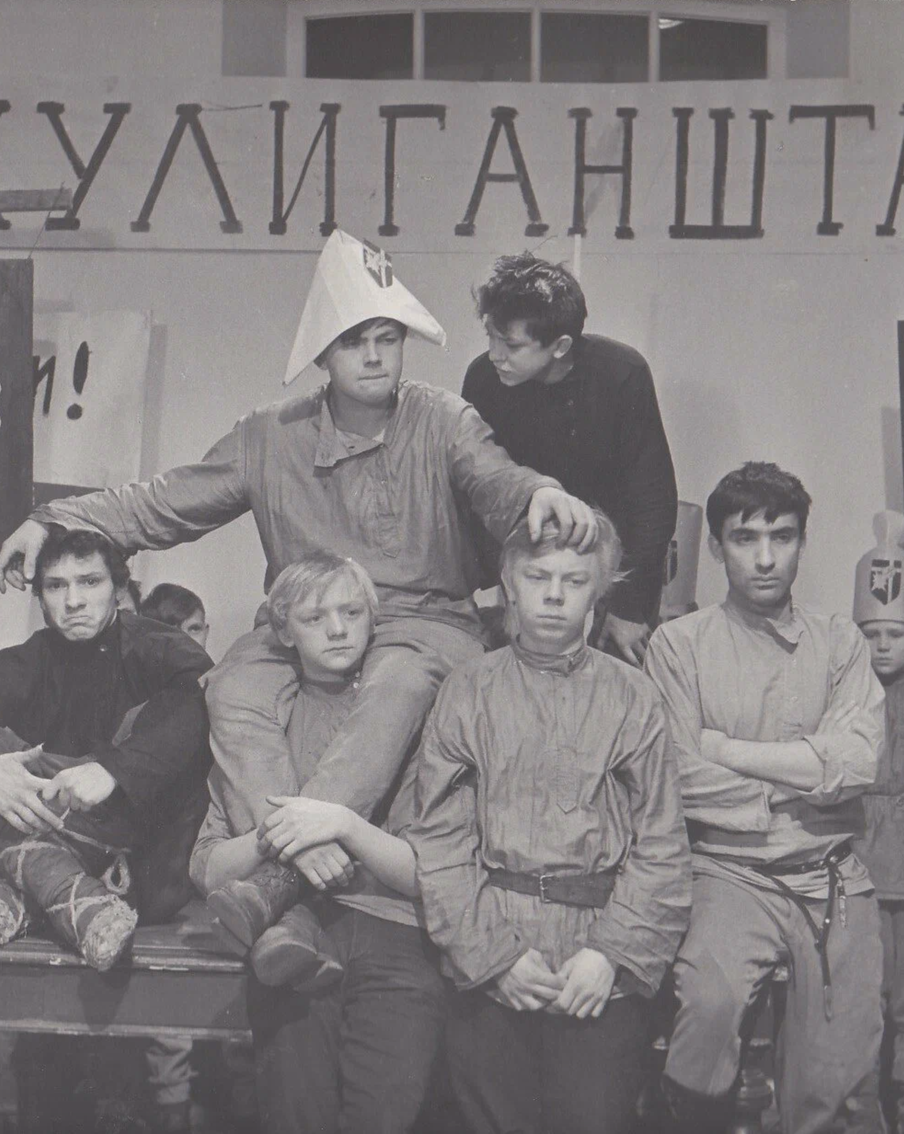 Российские исследователи объяснили на конкретных случаях, почему детдомовцы редко успешны