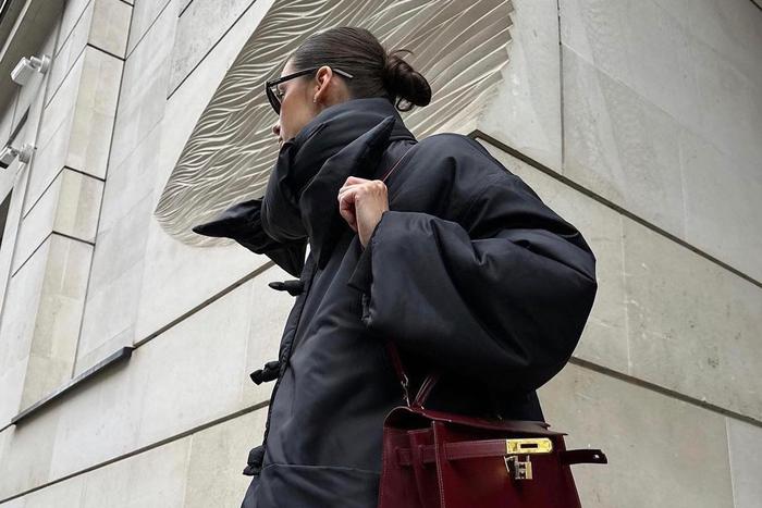 Сумка и пуховик: создаём идеальную пару