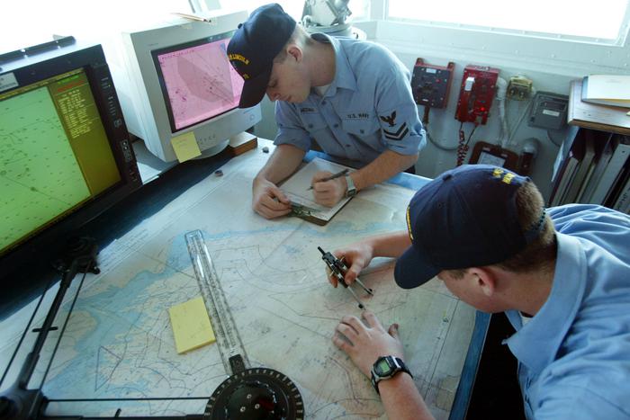 США сообщили о ракетной атаке по их эсминцу