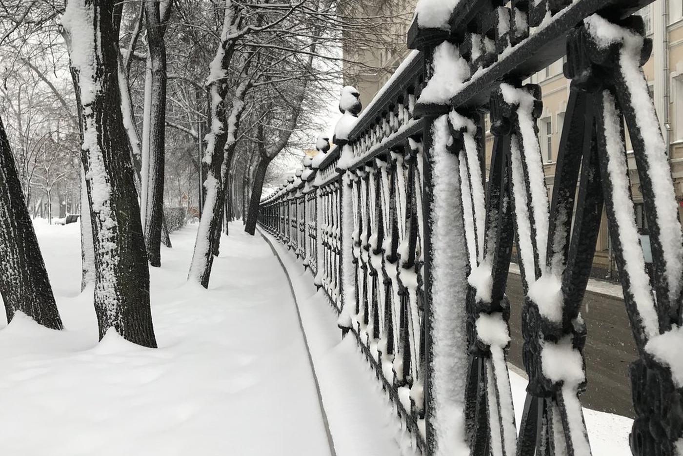 В Москве продлили штормовое предупреждение