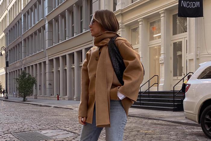 Высокие сапоги и джинсы – как правильно носить?