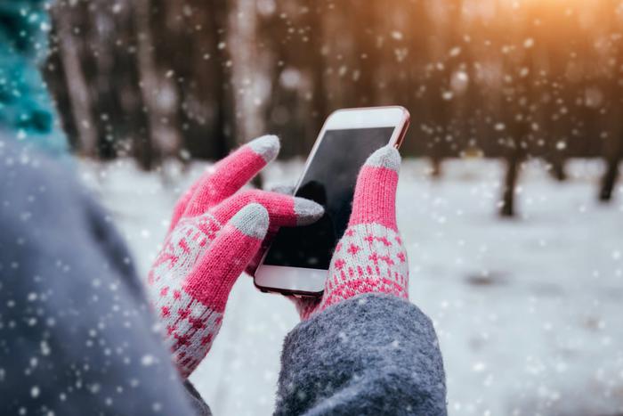 Береги смартфон зимой: что можно и нельзя делать с любимым гаджетом в холод