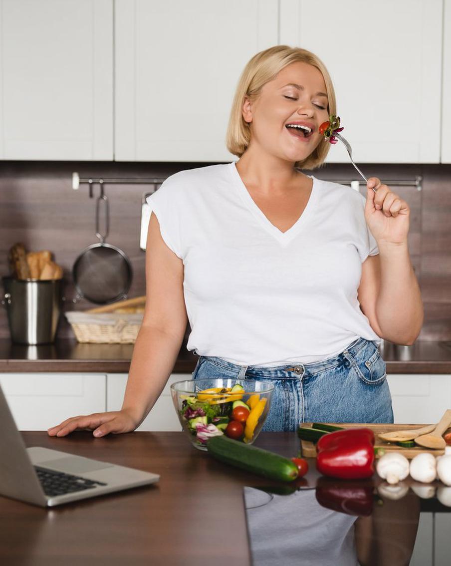 Кулинарные блогеры в этом месяце учили подписчиков готовить максимально простые блюда