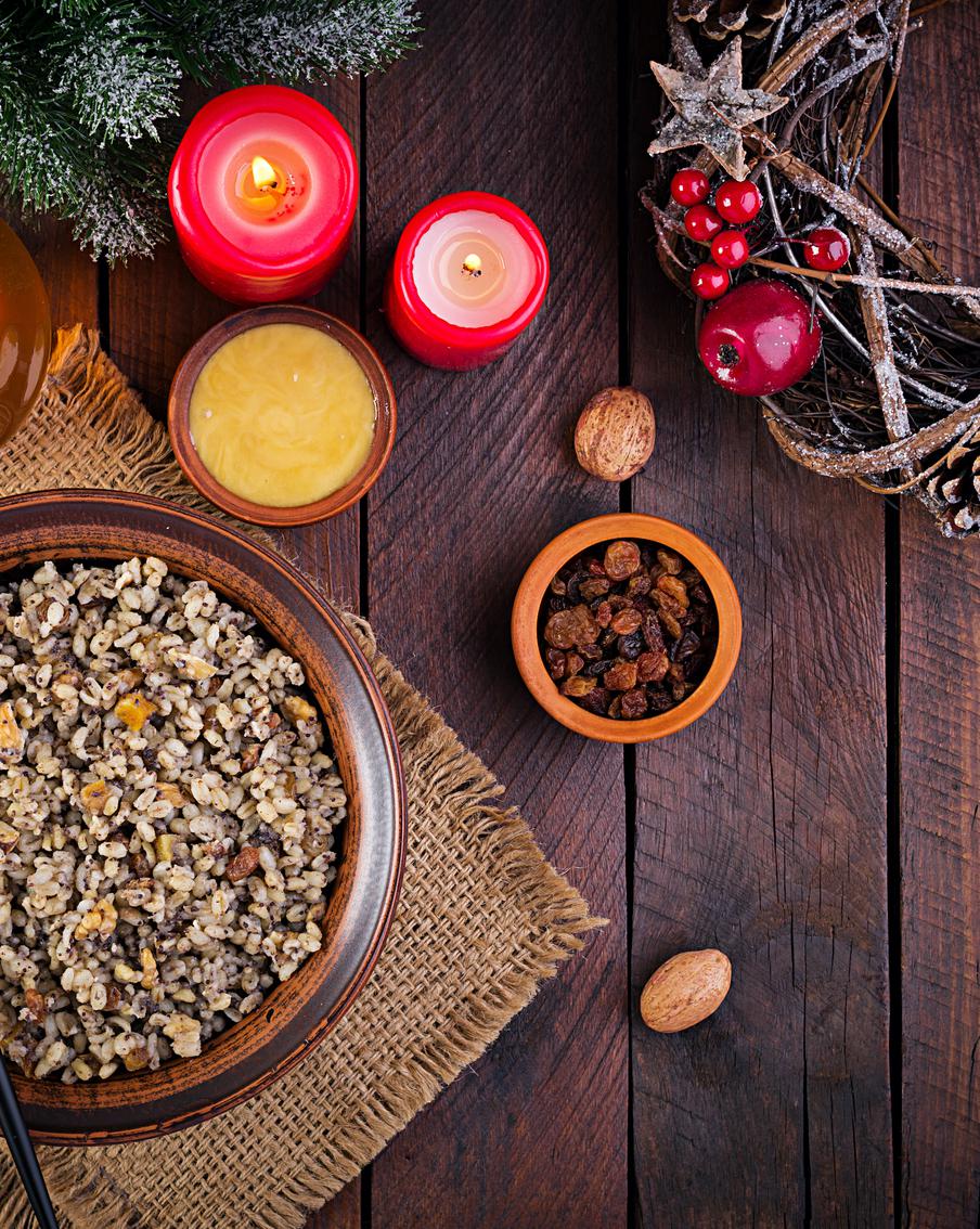 "Не получится исцелиться, обращаясь к Богу в сытости и довольстве": начался православный Рождественский пост